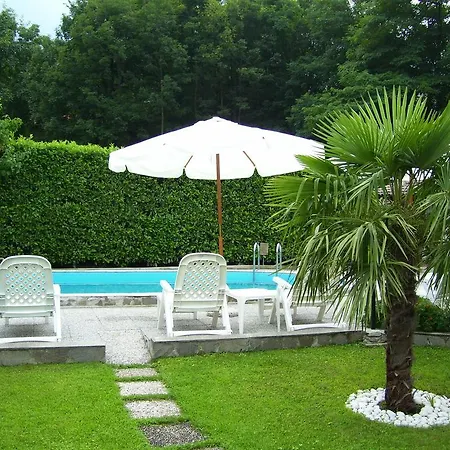 Rosanna Apartment